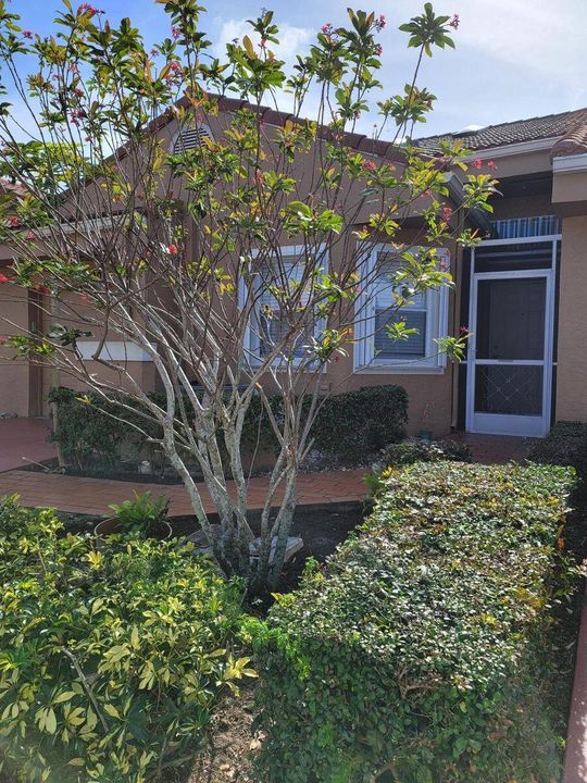 For Rent: $3,000 (2 beds, 2 baths, 1389 Square Feet)