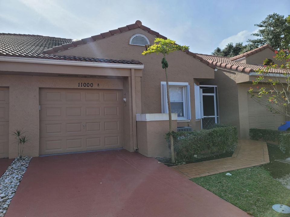 For Rent: $3,000 (2 beds, 2 baths, 1389 Square Feet)