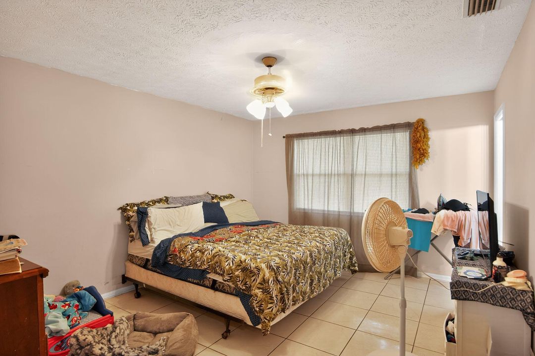 For Sale: $383,000 (4 beds, 2 baths, 1619 Square Feet)