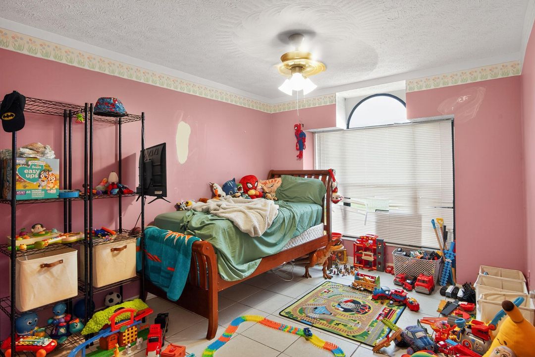 For Sale: $383,000 (4 beds, 2 baths, 1619 Square Feet)