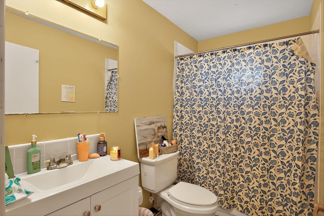 For Sale: $383,000 (4 beds, 2 baths, 1619 Square Feet)