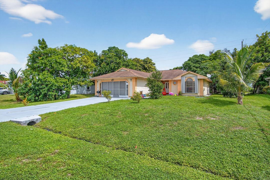 For Sale: $383,000 (4 beds, 2 baths, 1619 Square Feet)