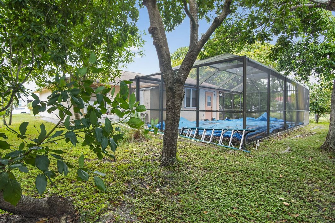 For Sale: $383,000 (4 beds, 2 baths, 1619 Square Feet)