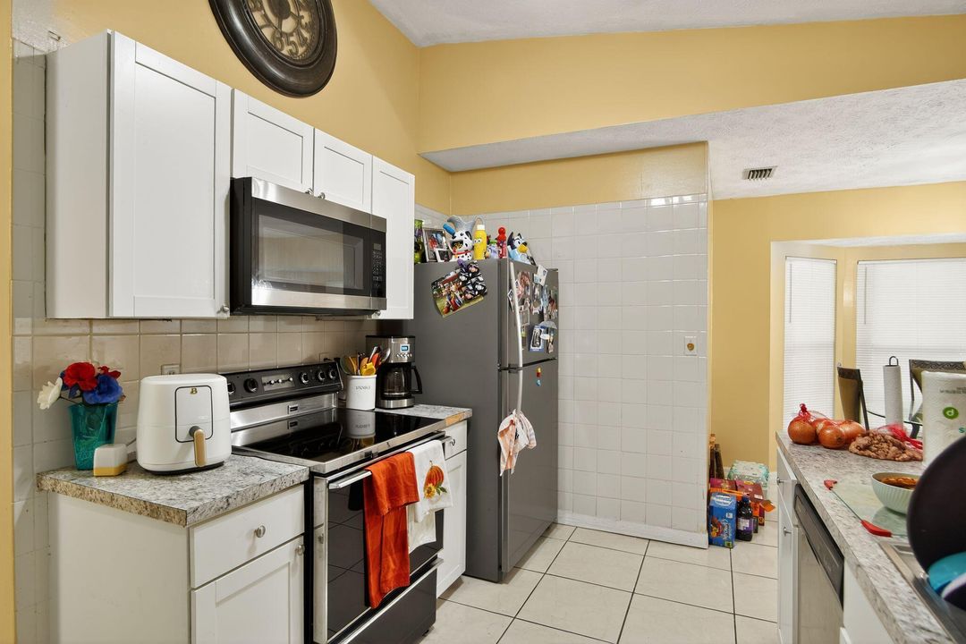 For Sale: $383,000 (4 beds, 2 baths, 1619 Square Feet)