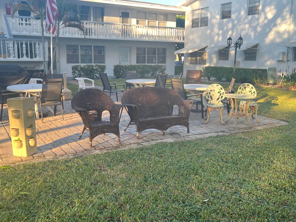 For Sale: $69,900 (1 beds, 1 baths, 532 Square Feet)