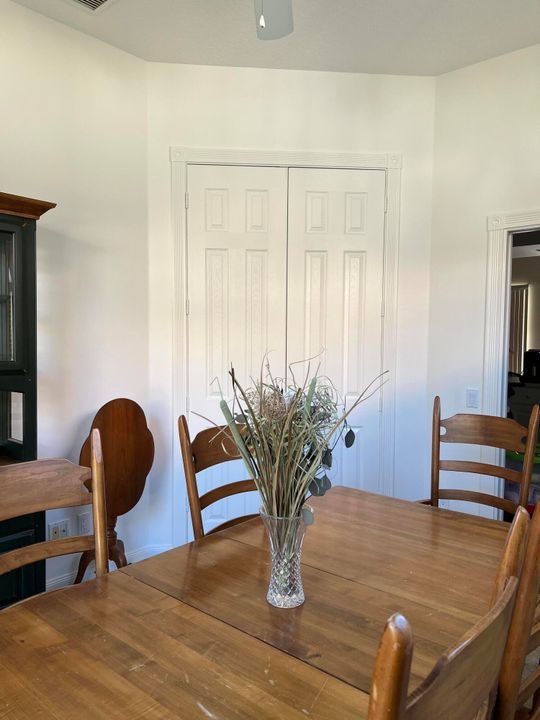 En Renta: $3,275 (3 camas, 2 baños, 1988 Pies cuadrados)