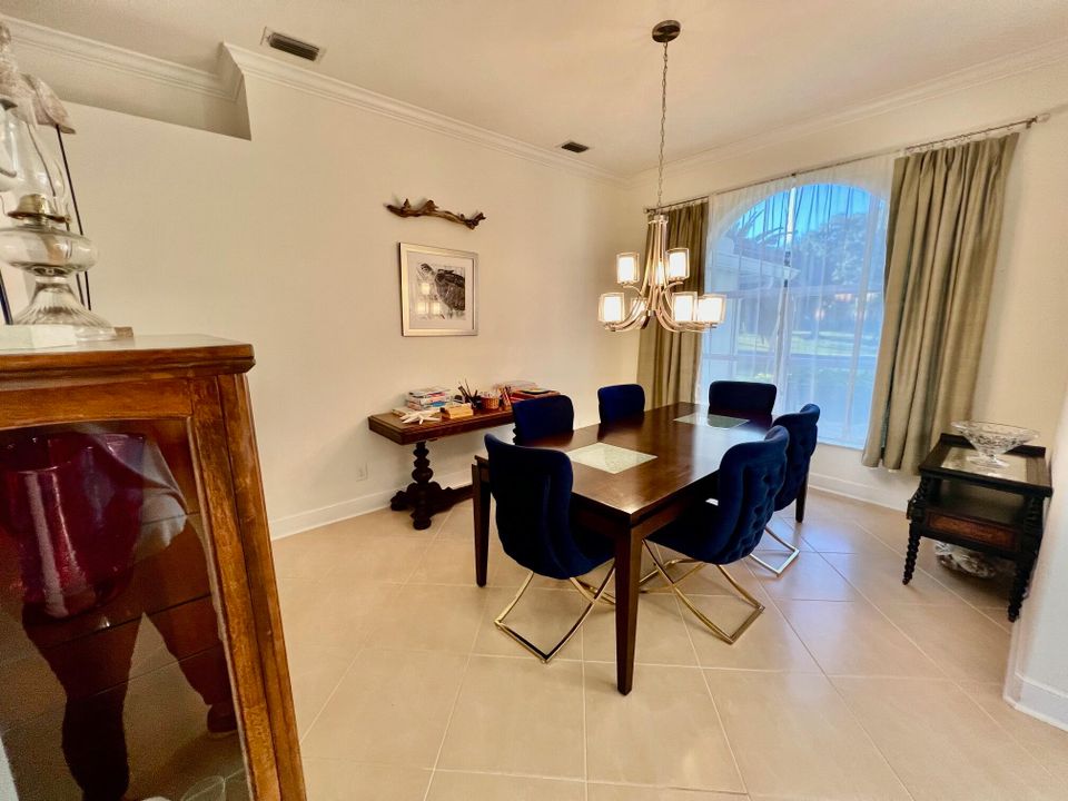 For Rent: $6,500 (4 beds, 2 baths, 2377 Square Feet)