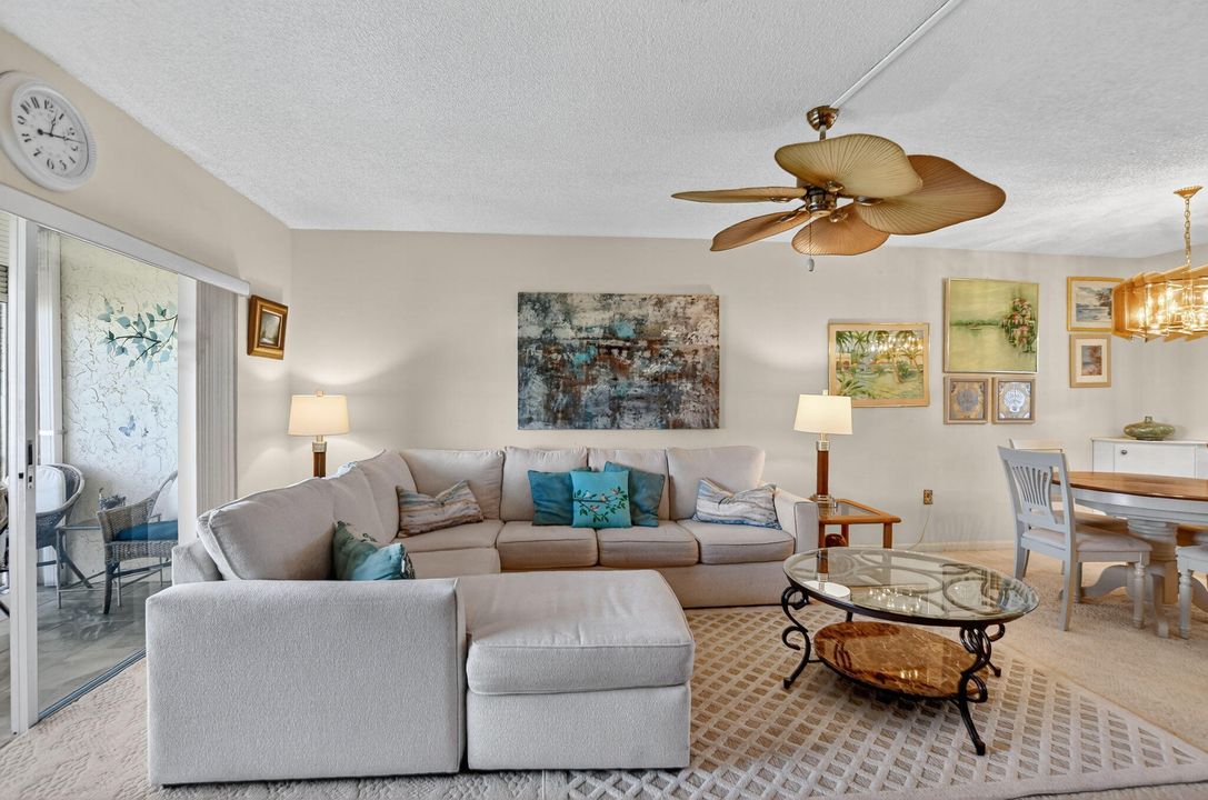 En Venta: $199,900 (2 camas, 2 baños, 955 Pies cuadrados)