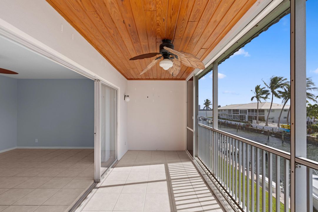 For Sale: $195,000 (1 beds, 1 baths, 670 Square Feet)