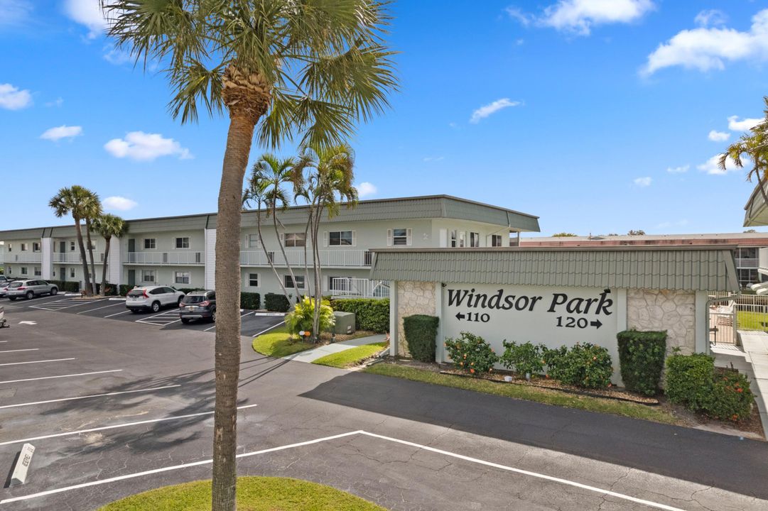 For Sale: $195,000 (1 beds, 1 baths, 670 Square Feet)