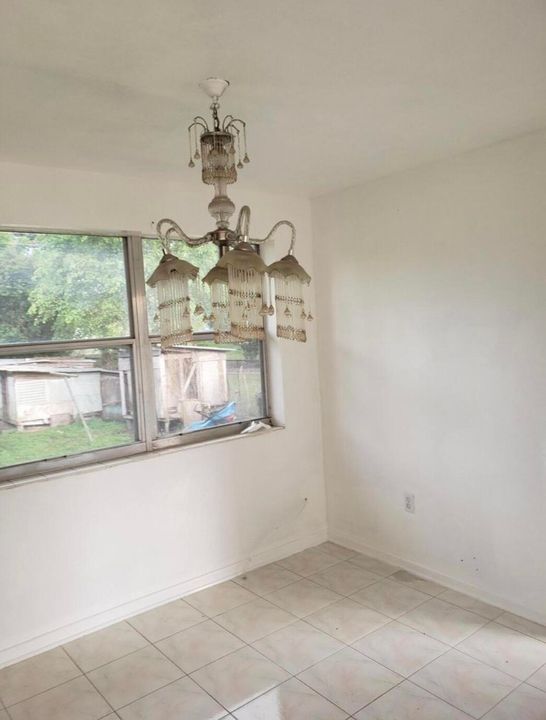 En Renta: $1,900 (3 camas, 2 baños, 1200 Pies cuadrados)