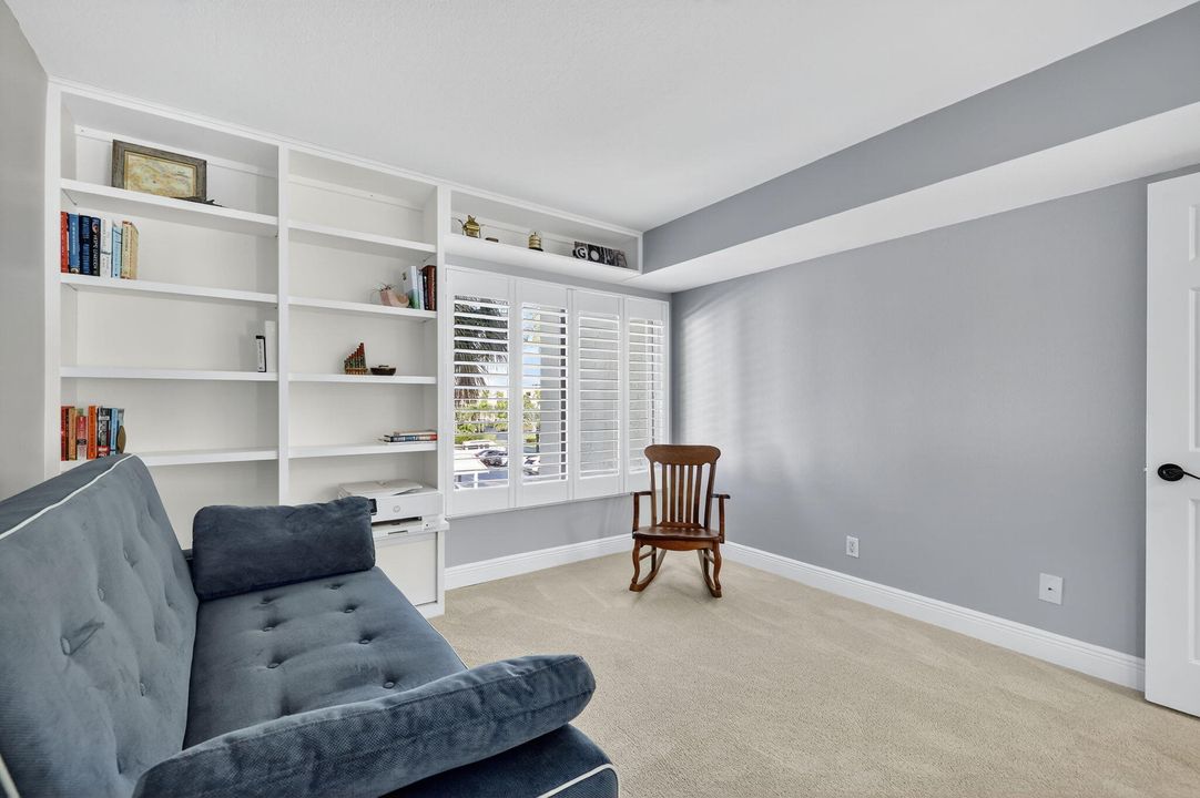 For Sale: $399,000 (3 beds, 2 baths, 1632 Square Feet)