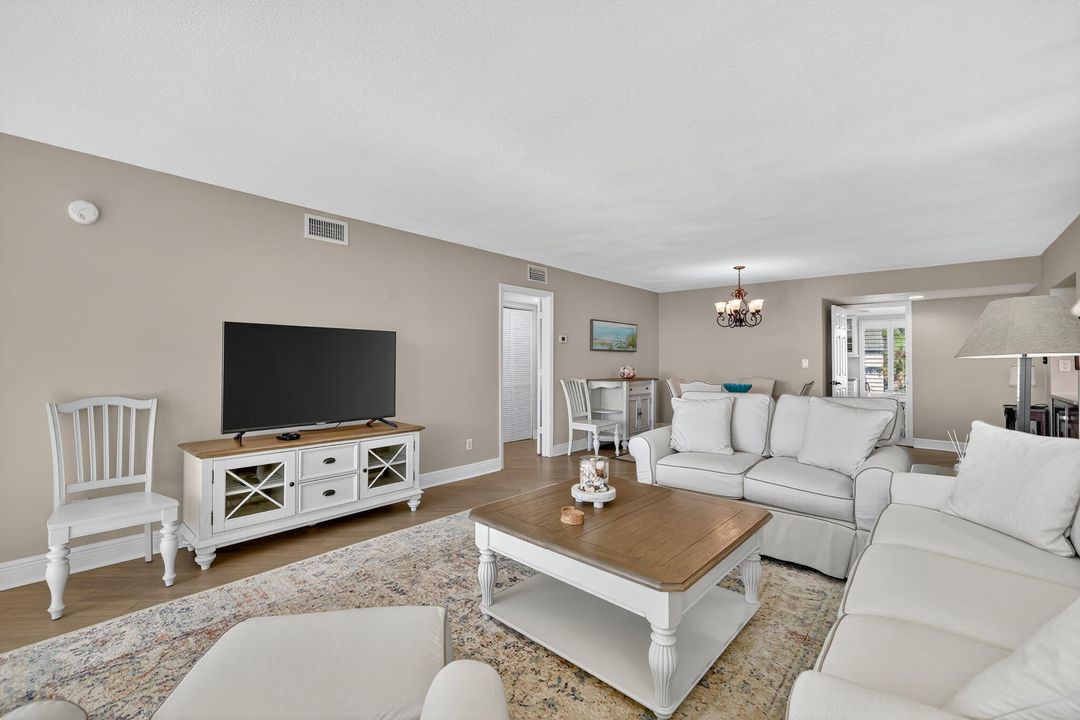 For Sale: $399,000 (3 beds, 2 baths, 1632 Square Feet)