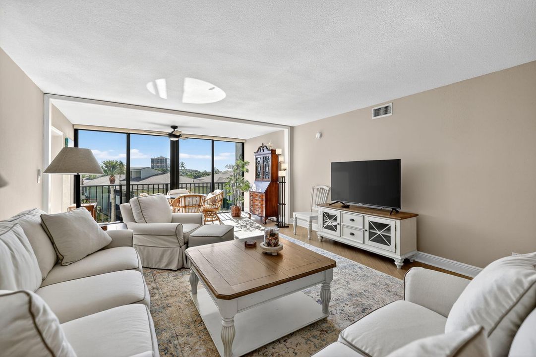 For Sale: $399,000 (3 beds, 2 baths, 1632 Square Feet)