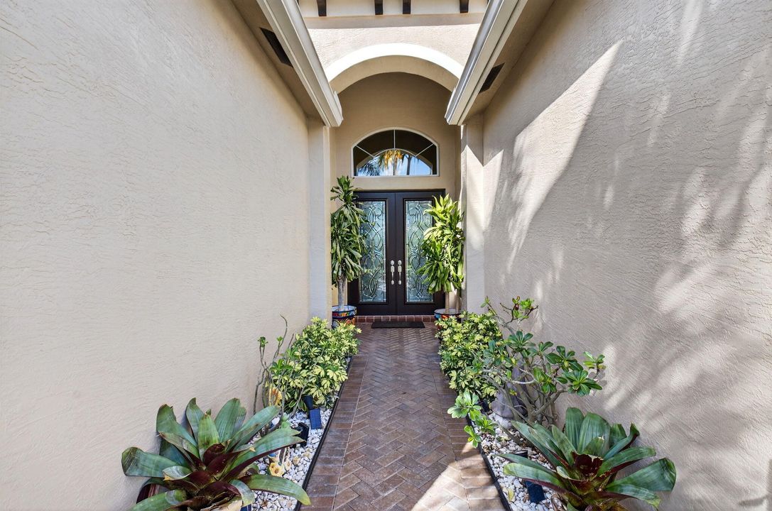 For Sale: $975,000 (3 beds, 2 baths, 2678 Square Feet)