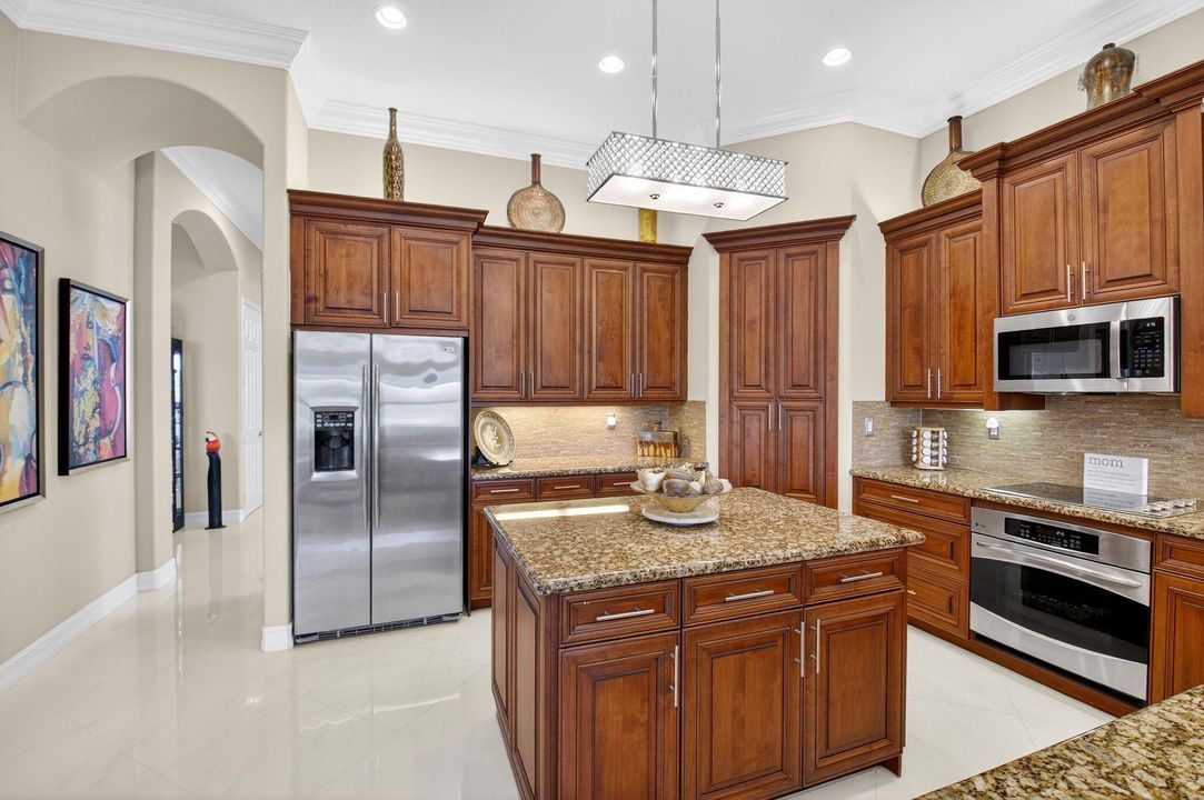 For Sale: $975,000 (3 beds, 2 baths, 2678 Square Feet)