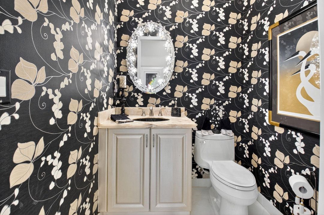 For Sale: $975,000 (3 beds, 2 baths, 2678 Square Feet)