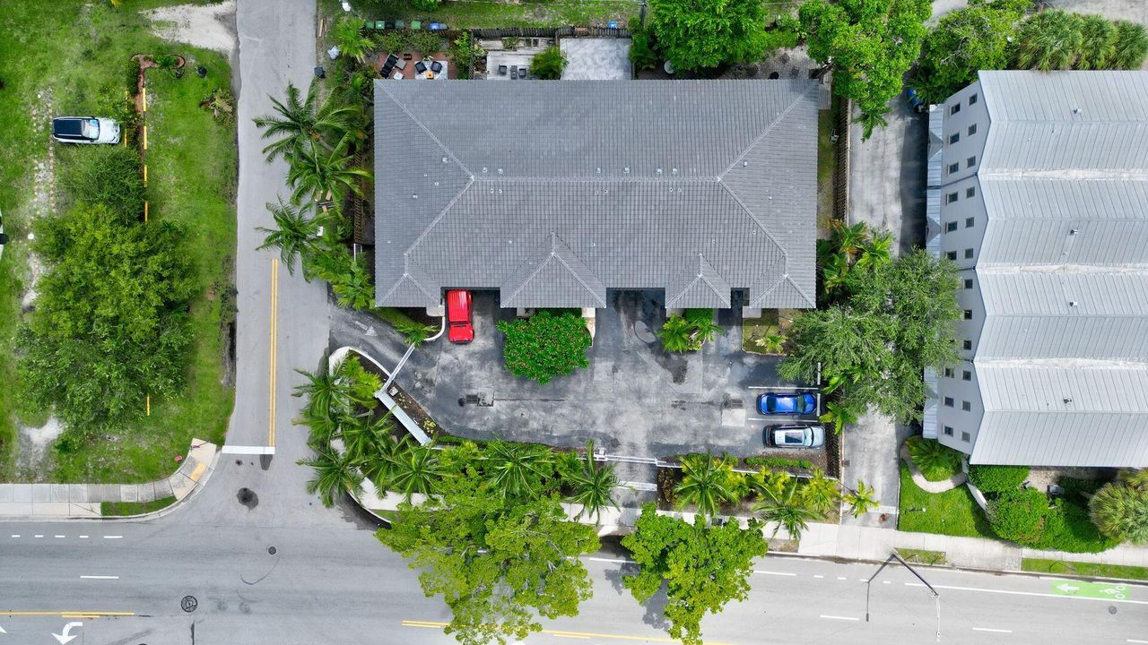 合同活跃: $3,395 (3 贝兹, 2 浴室, 1650 平方英尺)