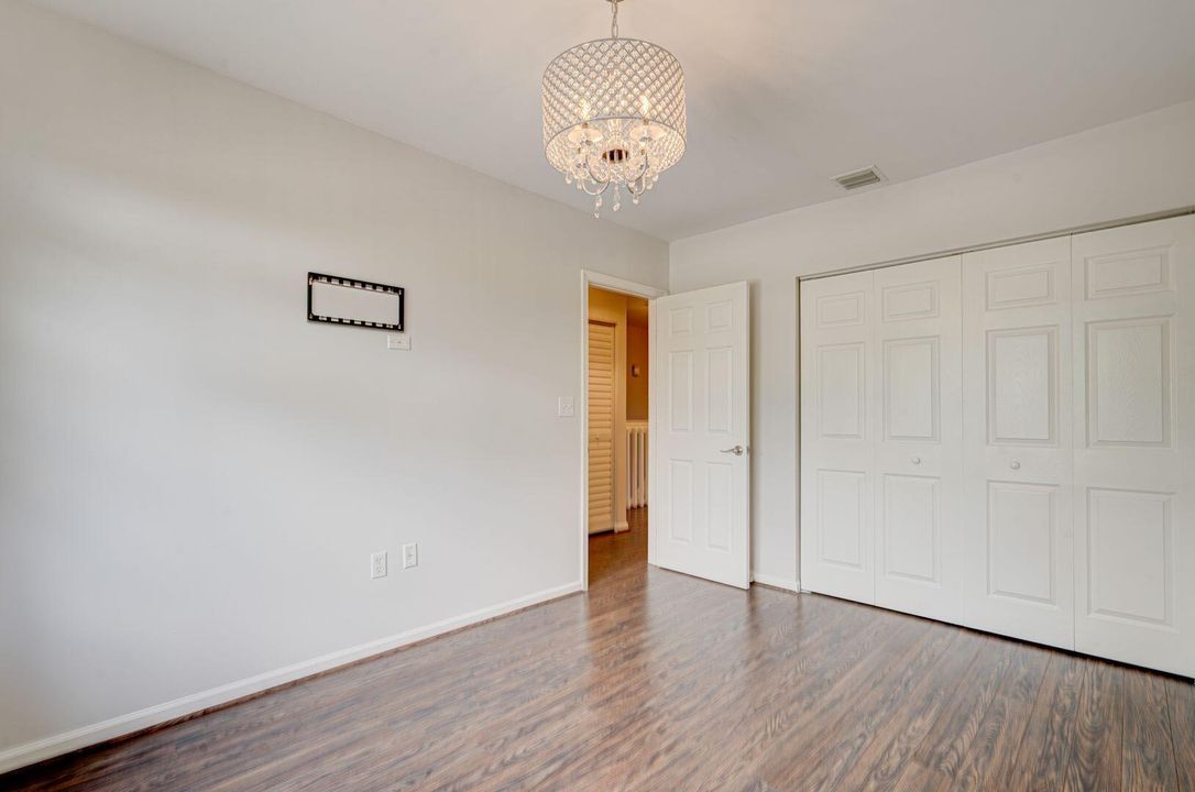 合同活跃: $3,395 (3 贝兹, 2 浴室, 1650 平方英尺)