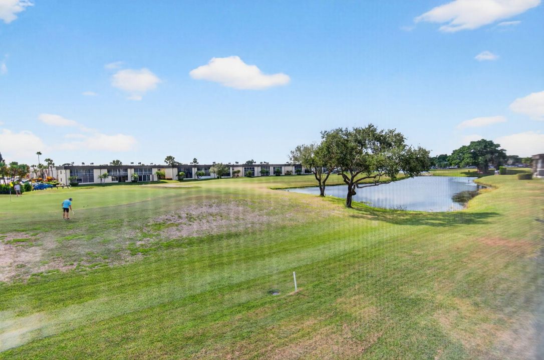 Active With Contract: $120,000 (2 beds, 2 baths, 907 Square Feet)