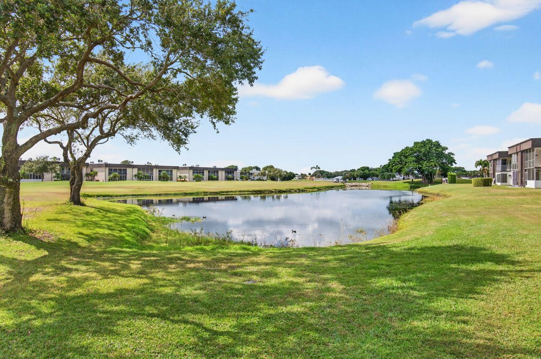 Active With Contract: $120,000 (2 beds, 2 baths, 907 Square Feet)