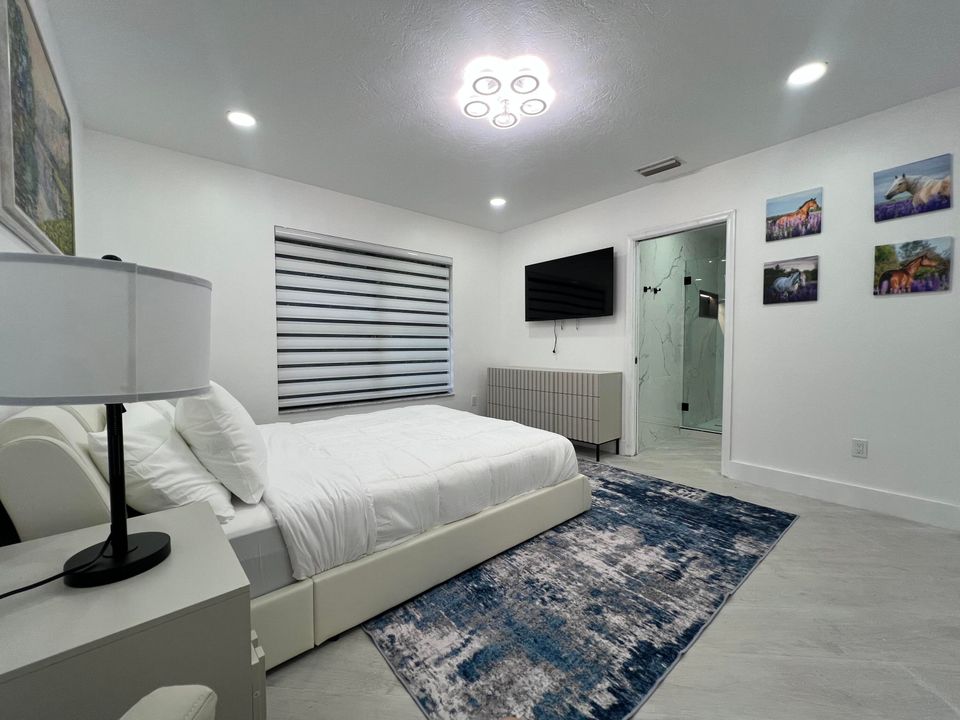 For Rent: $30,000 (5 beds, 5 baths, 3200 Square Feet)