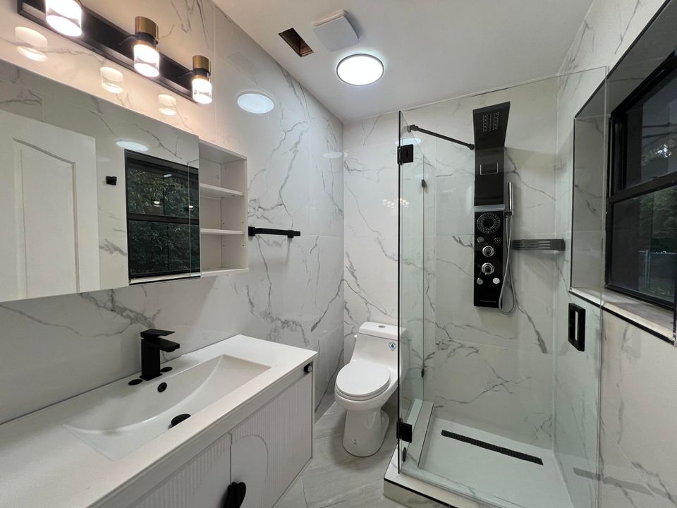 For Rent: $30,000 (5 beds, 5 baths, 3200 Square Feet)