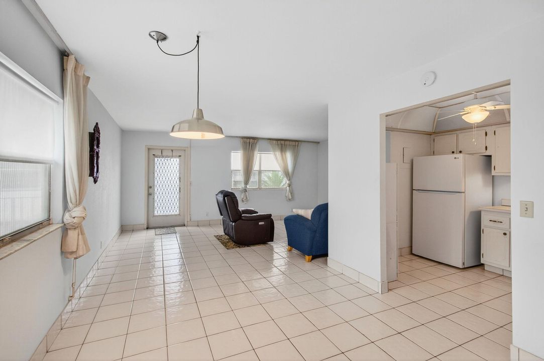 На продажу: $65,000 (1 спален, 1 ванн, 720 Квадратных фут)