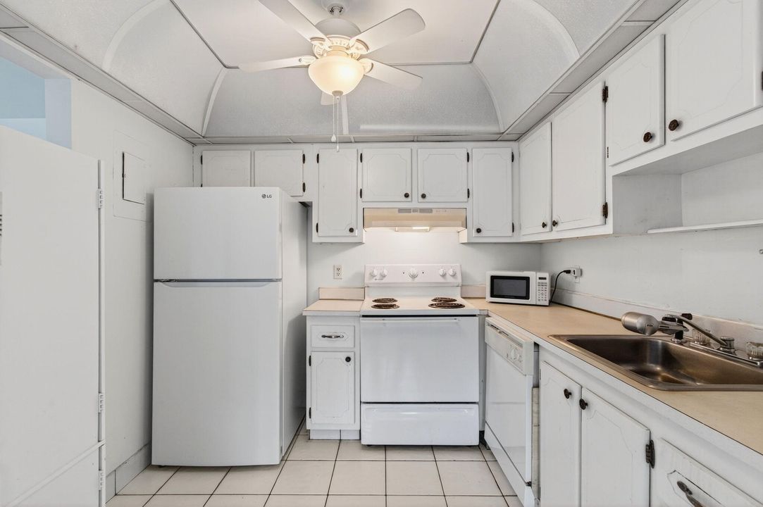 На продажу: $65,000 (1 спален, 1 ванн, 720 Квадратных фут)