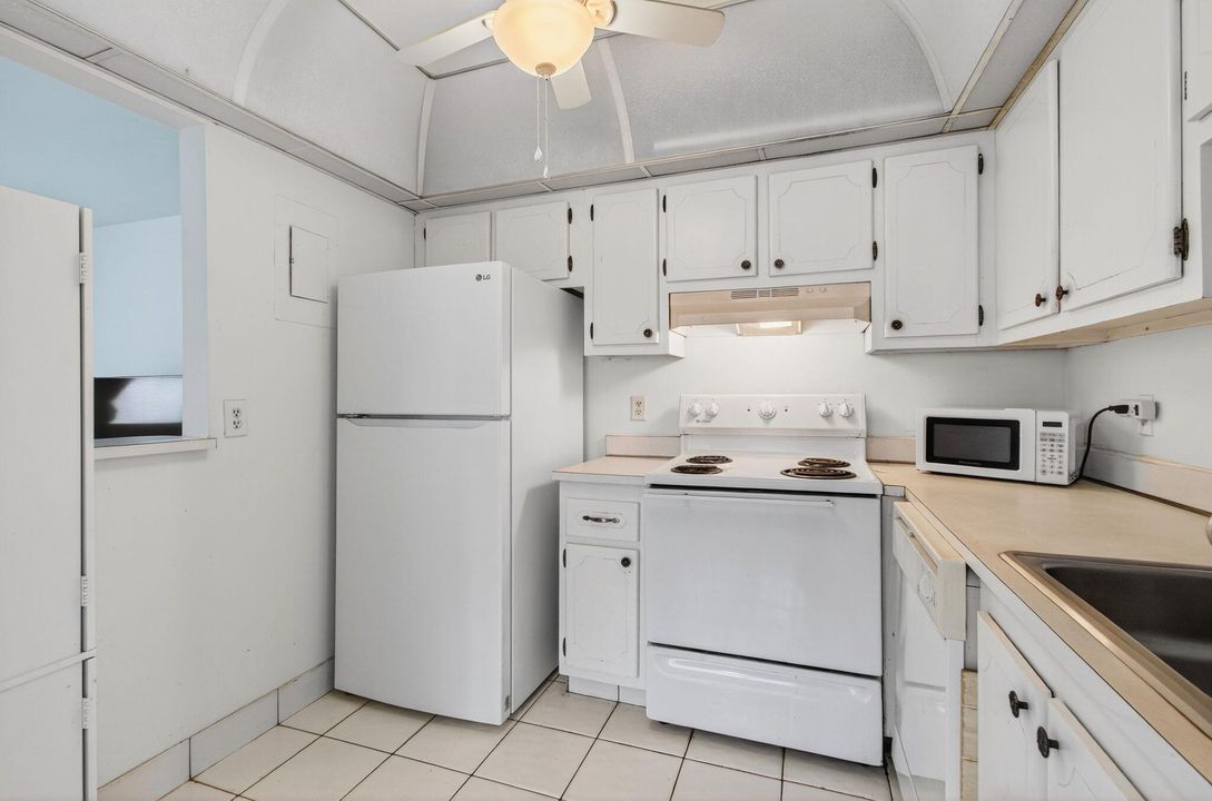 На продажу: $65,000 (1 спален, 1 ванн, 720 Квадратных фут)