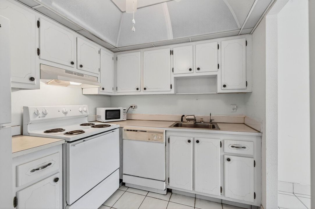 На продажу: $65,000 (1 спален, 1 ванн, 720 Квадратных фут)