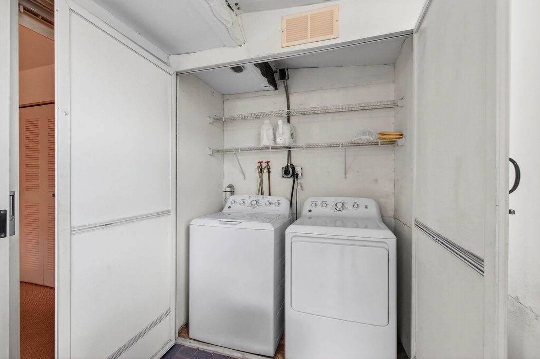 На продажу: $65,000 (1 спален, 1 ванн, 720 Квадратных фут)