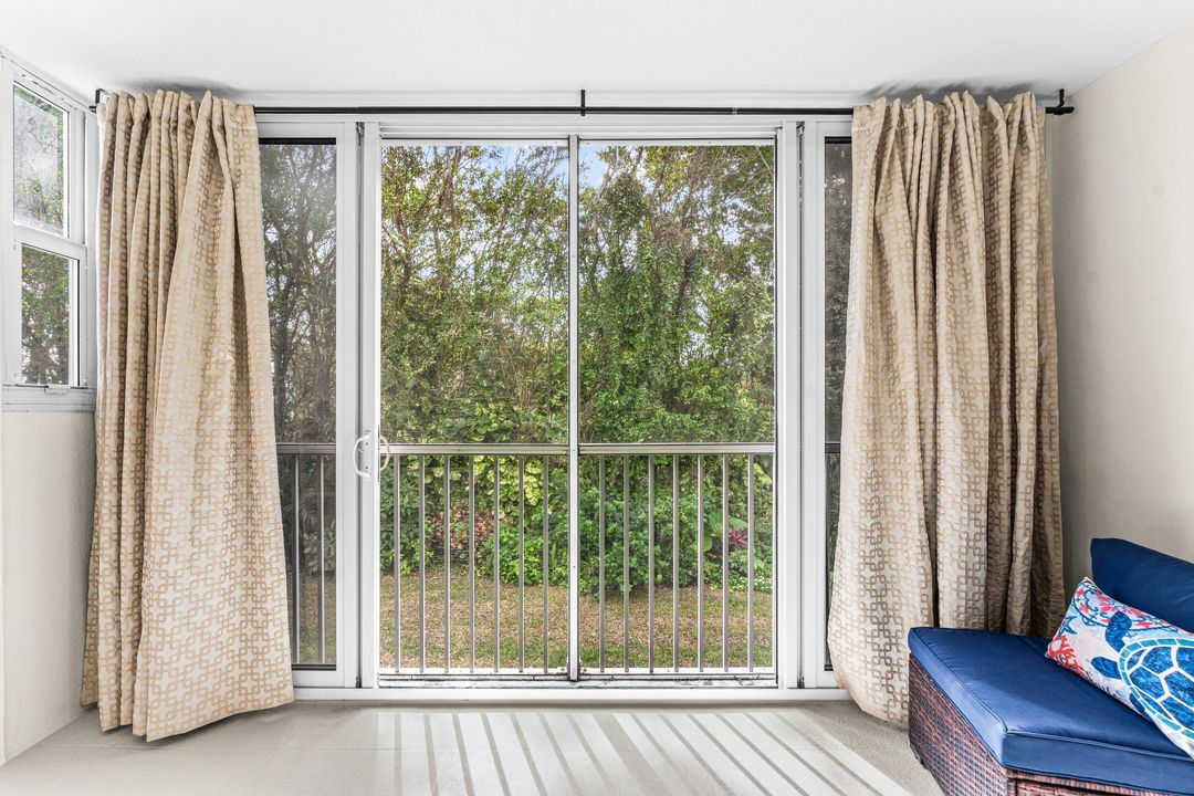 На продажу: $219,950 (2 спален, 2 ванн, 803 Квадратных фут)