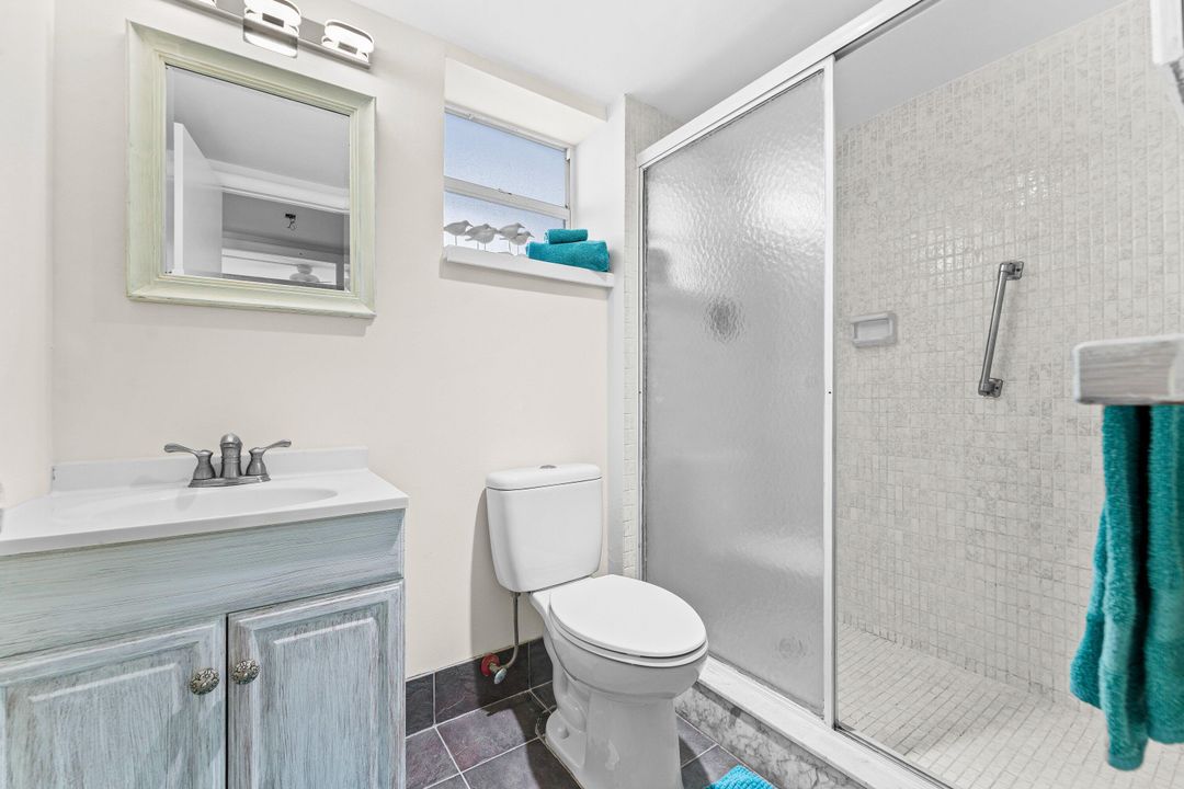 На продажу: $219,950 (2 спален, 2 ванн, 803 Квадратных фут)