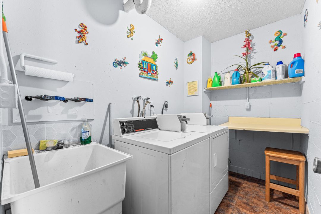 На продажу: $219,950 (2 спален, 2 ванн, 803 Квадратных фут)