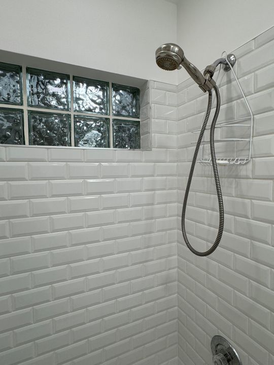 For Sale: $279,900 (2 beds, 2 baths, 1139 Square Feet)