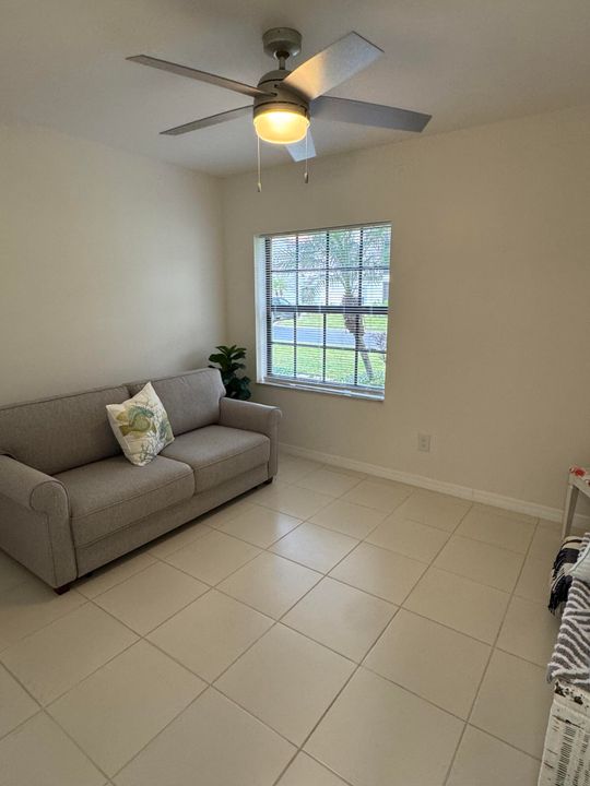 For Sale: $279,900 (2 beds, 2 baths, 1139 Square Feet)