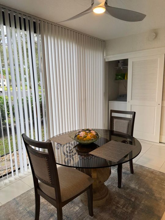 For Sale: $279,900 (2 beds, 2 baths, 1139 Square Feet)