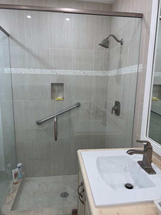 For Sale: $279,900 (2 beds, 2 baths, 1139 Square Feet)