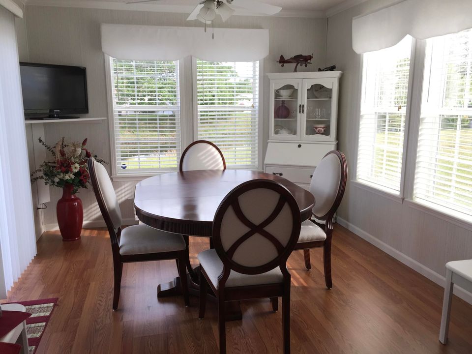 Activo con contrato: $49,500 (2 camas, 2 baños, 1088 Pies cuadrados)