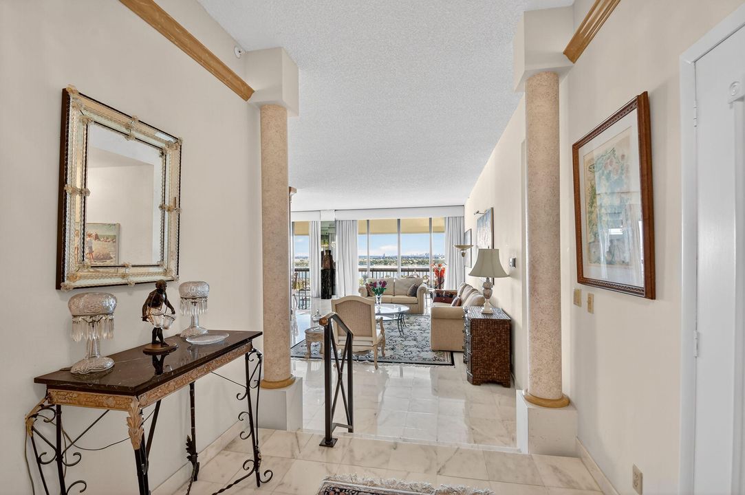 Activo con contrato: $949,000 (3 camas, 2 baños, 2600 Pies cuadrados)