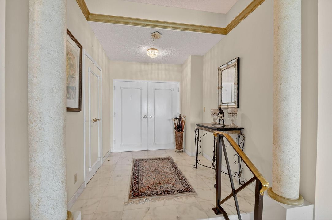 Activo con contrato: $949,000 (3 camas, 2 baños, 2600 Pies cuadrados)