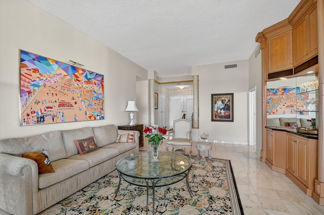 Activo con contrato: $949,000 (3 camas, 2 baños, 2600 Pies cuadrados)