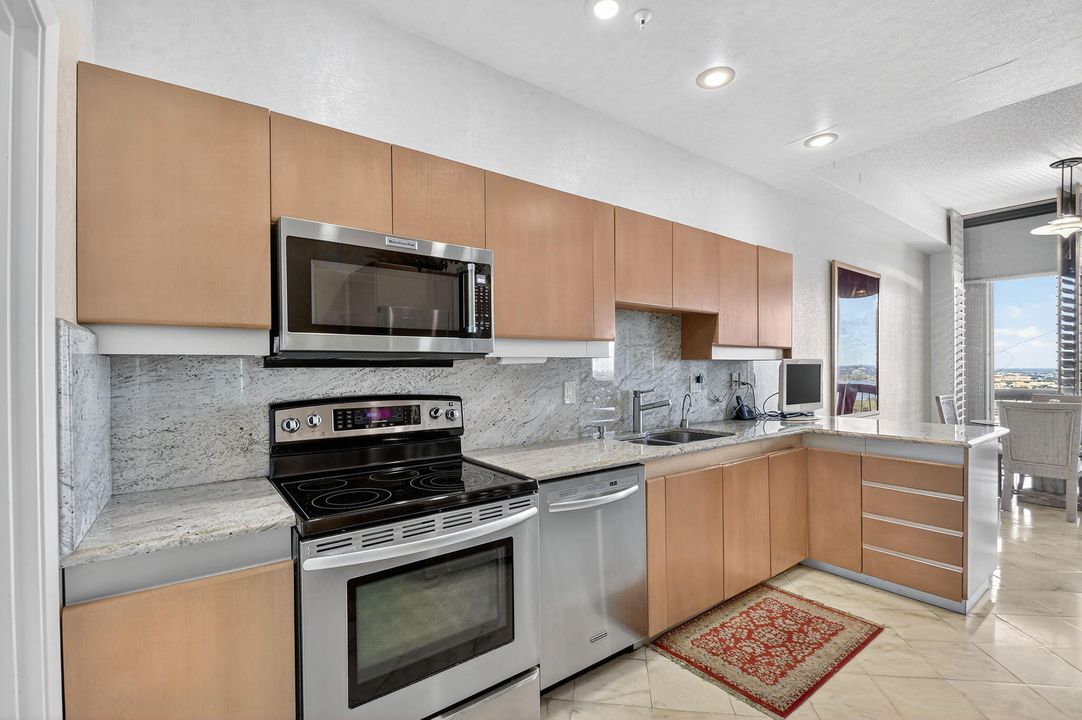 Activo con contrato: $949,000 (3 camas, 2 baños, 2600 Pies cuadrados)