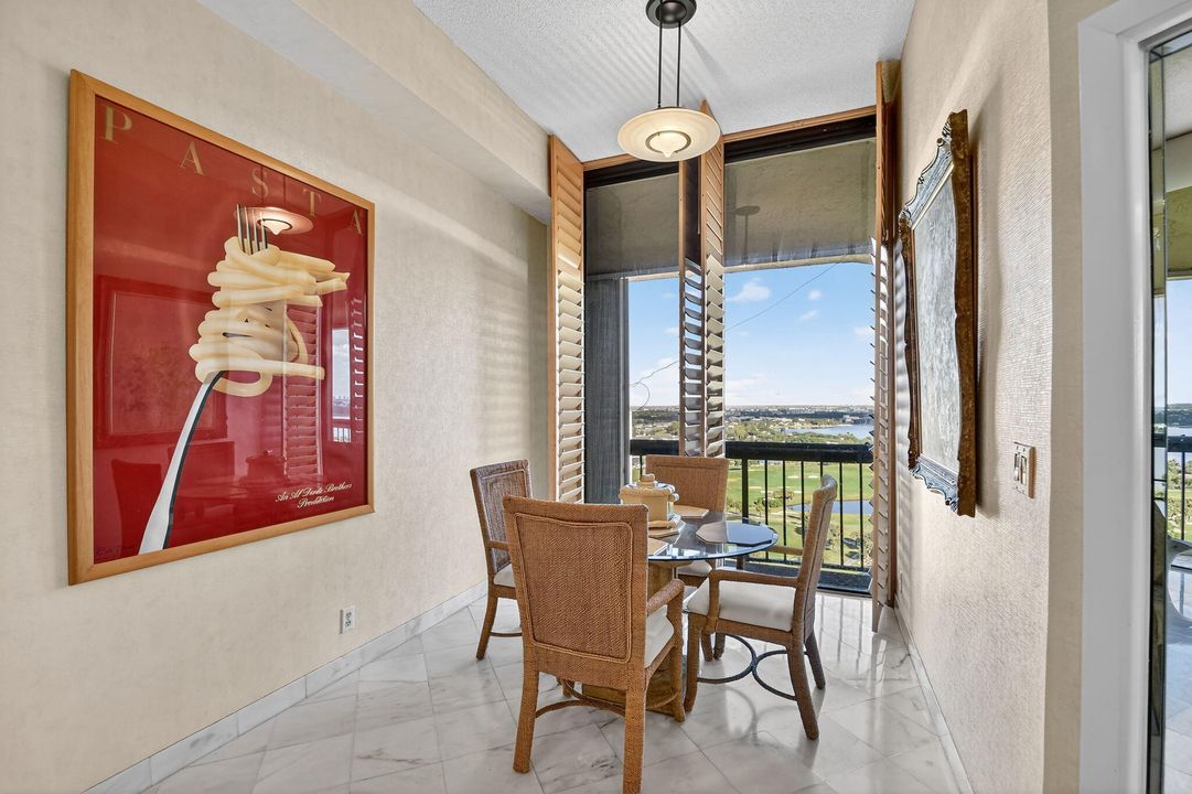 Activo con contrato: $949,000 (3 camas, 2 baños, 2600 Pies cuadrados)