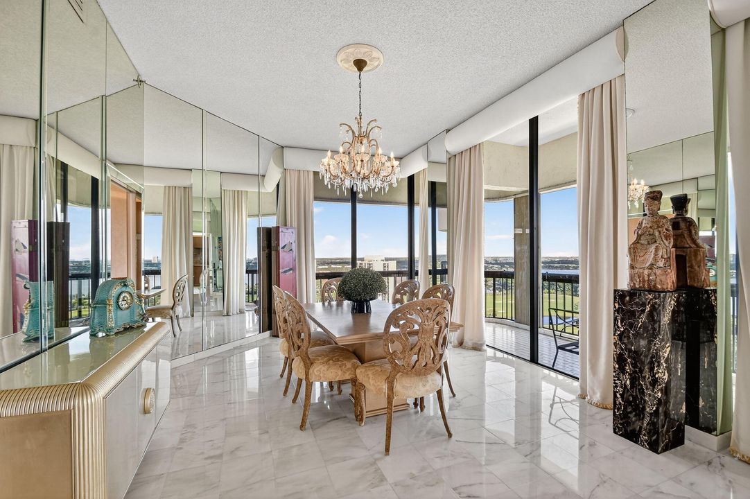 Activo con contrato: $949,000 (3 camas, 2 baños, 2600 Pies cuadrados)