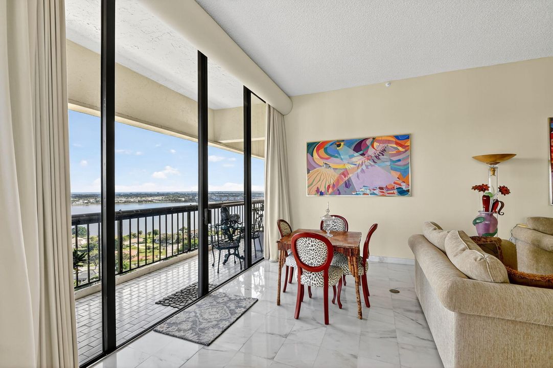 Activo con contrato: $949,000 (3 camas, 2 baños, 2600 Pies cuadrados)