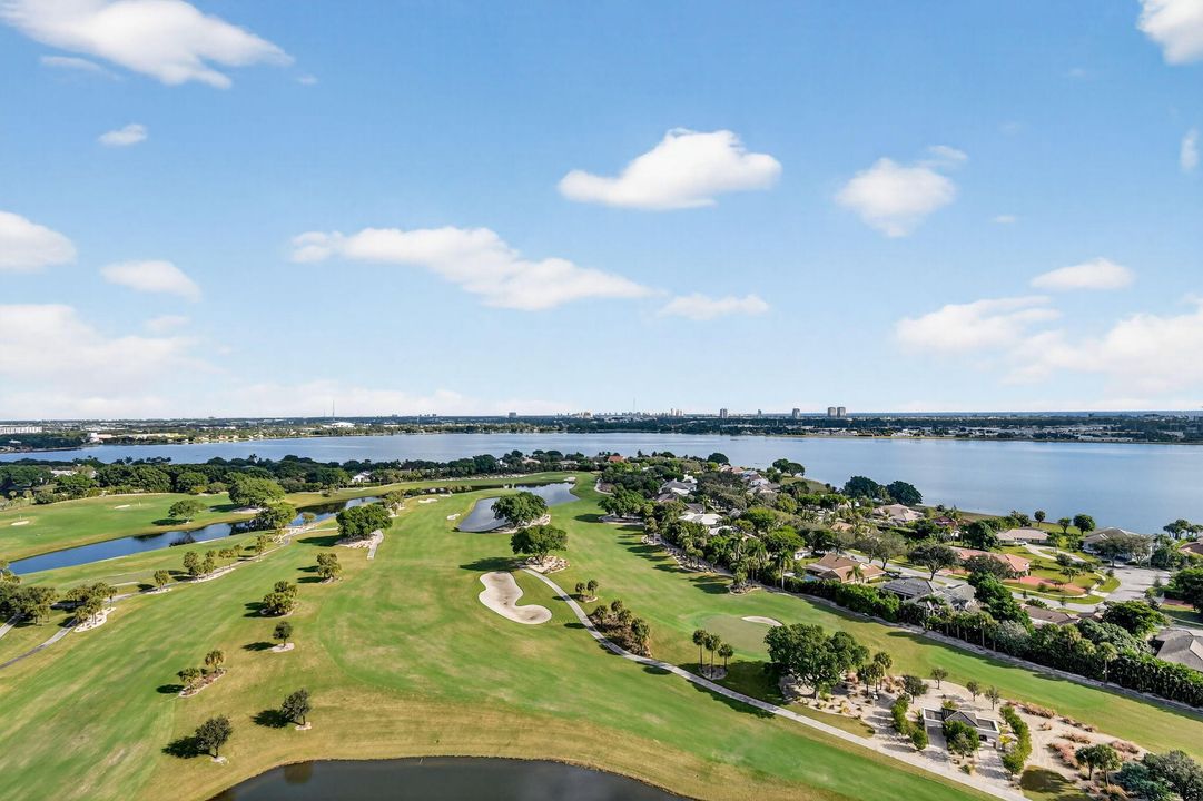 Activo con contrato: $949,000 (3 camas, 2 baños, 2600 Pies cuadrados)