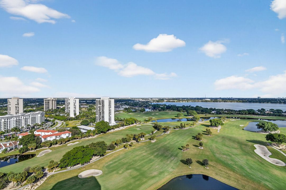 Activo con contrato: $949,000 (3 camas, 2 baños, 2600 Pies cuadrados)