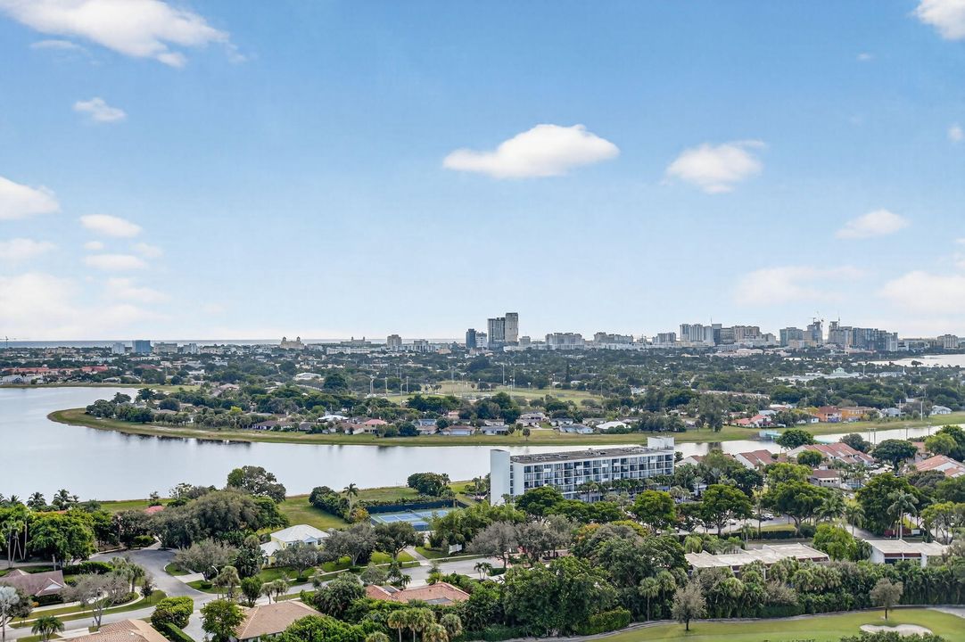 Activo con contrato: $949,000 (3 camas, 2 baños, 2600 Pies cuadrados)